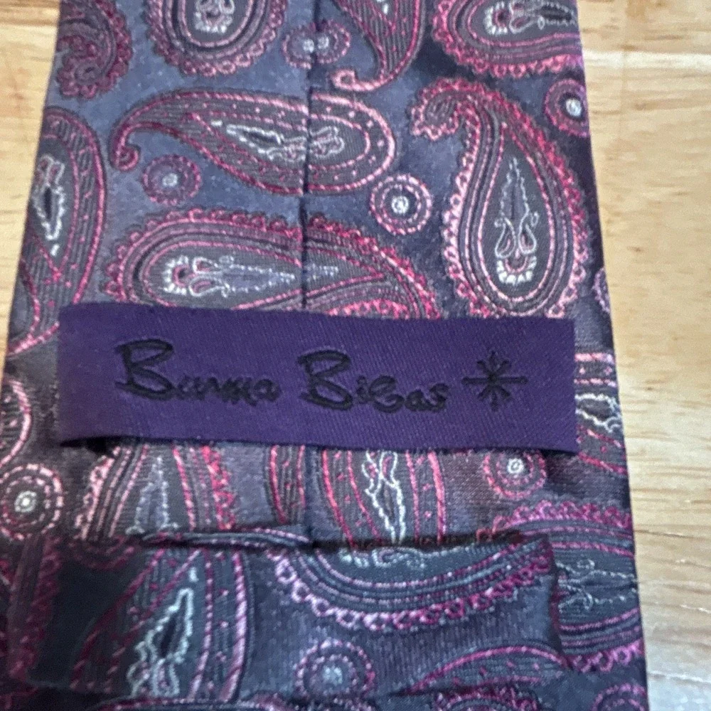 Bruno Biasi 100% Silk Pointed Tie Purple Paisley Woven One Size